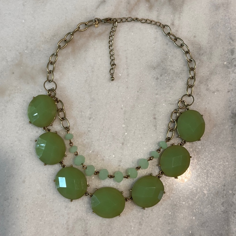 Premier Designs “mint condition” necklace